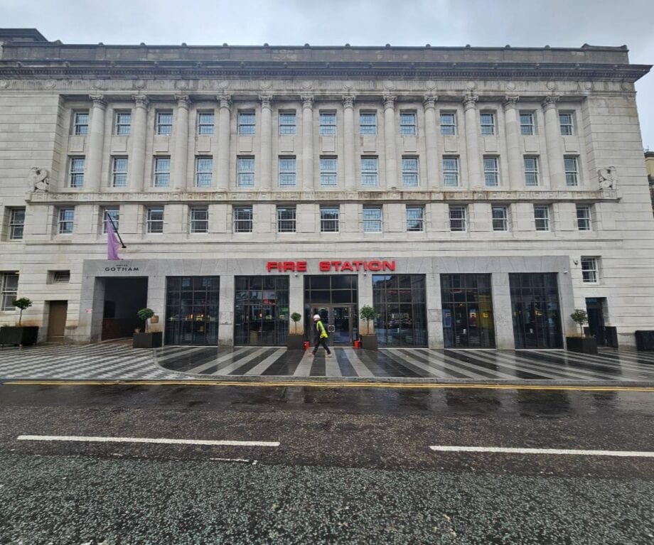 Apžvalga: Hotel Gotham, Niukaslas prie Taino, JK