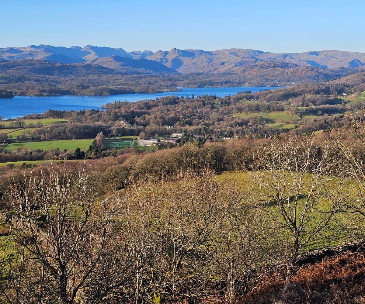 Trumpas, bet naudingas pasivaikščiojimas Lake District: Orrest Head, Windermere, JK